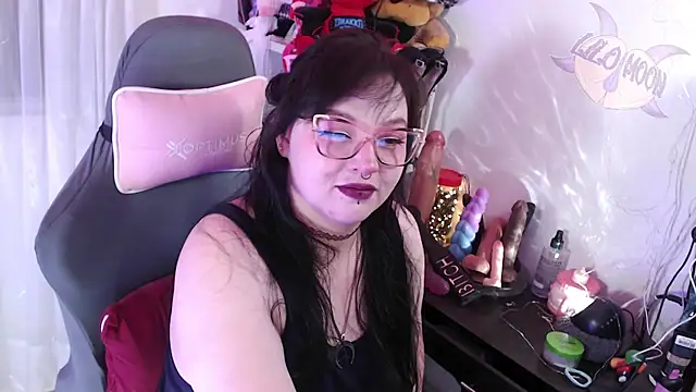 Snapshot of LiloMoon69 chatting on September 10, 2025, 12:04 pm LiloMoon69 online show from September 10, 2025, 12:04 pm