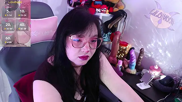 Snapshot of LiloMoon69 chatting on October 16, 2025, 2:14 pm LiloMoon69 online show from October 16, 2025, 2:14 pm