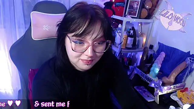 Snapshot of LiloMoon69 chatting on February 14, 2025, 6:34 am LiloMoon69 online show from February 14, 2025, 6:34 am