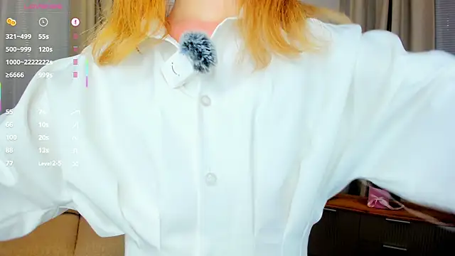 DominikaElis online show from November 30, 2025, 9:04 pm