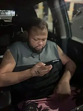 papijusto online show from November 5, 2025, 2:47 am