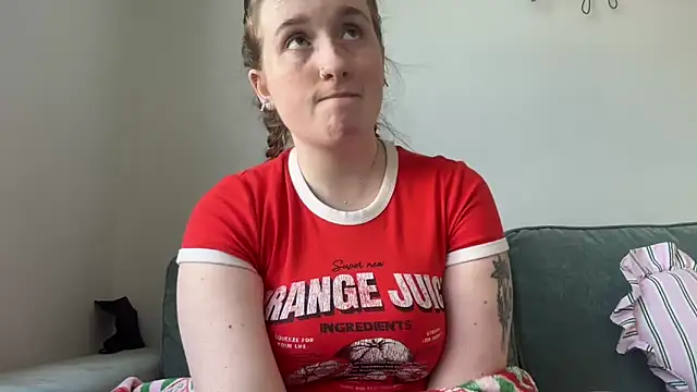 lilsbabyxo online show from April 21, 2026, 3:07 pm