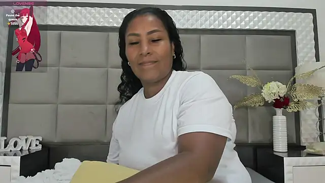 OliviaBurning online show from October 27, 2025, 7:37 pm