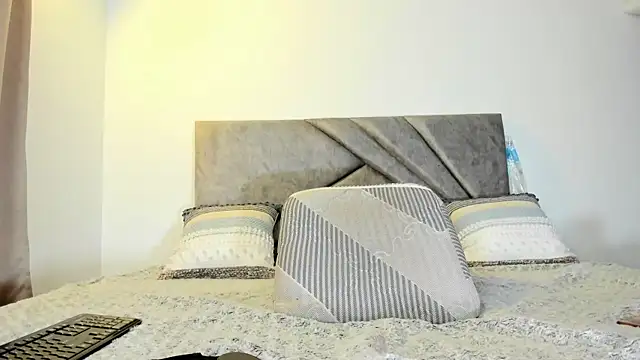 Deliciouscocoa online show from April 12, 2026, 10:51 am