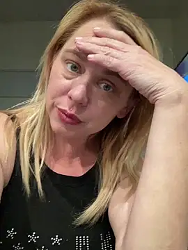 burrkitty online show from March 1, 2025, 2:37 am