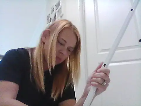 burrkitty online show from December 3, 2025, 11:04 pm