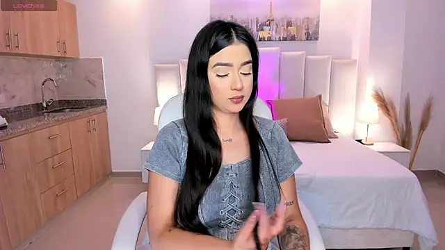 amelie jhons online show from February 27, 2026, 11:37 pm