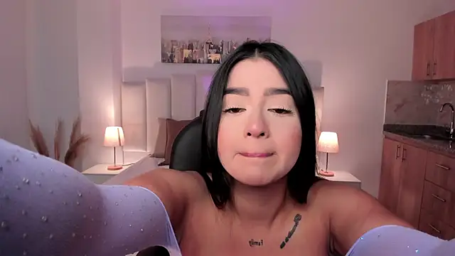 amelie jhons online show from September 17, 2025, 8:00 pm