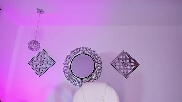 amelie jhons online show from September 21, 2025, 8:14 pm