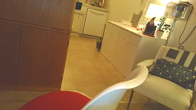 costanza7070 online show from December 2, 2025, 4:14 am