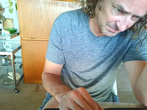 costanza7070 online show from November 10, 2025, 9:09 pm