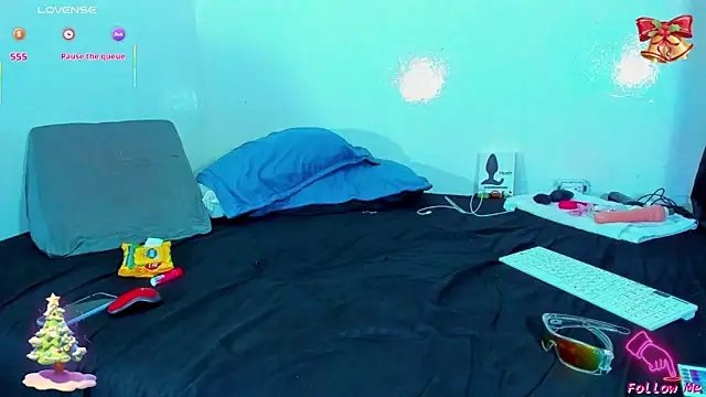 Piggy Eddy online show from December 23, 2025, 1:49 am