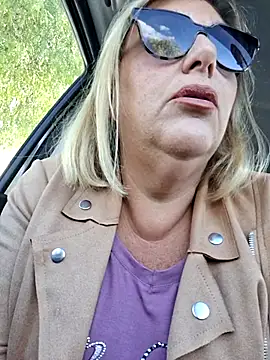 Snapshot of Mara-24 chatting on October 6, 2025, 1:56 pm Mara-24 online show from October 6, 2025, 1:56 pm