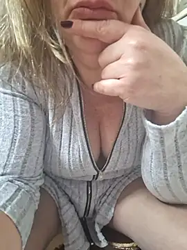 Snapshot of Mara-24 chatting on March 20, 2025, 6:20 pm Mara-24 online show from March 20, 2025, 6:20 pm