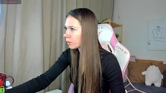 Snapshot of Nicole_Charm chatting on October 1, 2025, 9:29 pm Nicole Charm online show from October 1, 2025, 9:29 pm