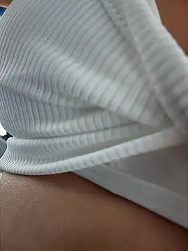 Snapshot of Izabella_Bella chatting on March 17, 2025, 8:18 am Izabella Bella online show from March 17, 2025, 8:18 am