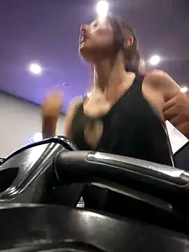 Snapshot of Izabella_Bella chatting on September 19, 2025, 2:21 pm Izabella Bella online show from September 19, 2025, 2:21 pm