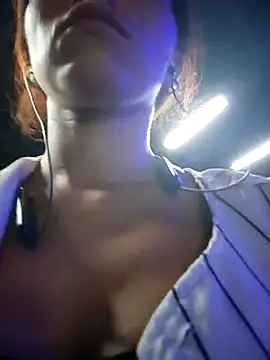 Snapshot of Izabella_Bella chatting on February 22, 2025, 12:08 pm Izabella Bella online show from February 22, 2025, 12:08 pm