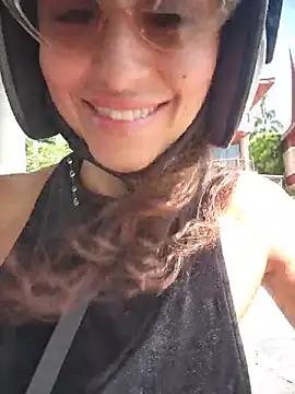 Snapshot of Izabella_Bella chatting on July 18, 2026, 7:28 am Izabella Bella online show from July 18, 2026, 7:28 am