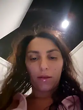 Snapshot of Izabella_Bella chatting on June 21, 2026, 1:39 pm Izabella Bella online show from June 21, 2026, 1:39 pm