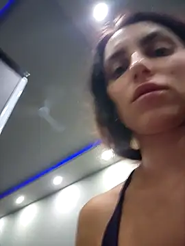 Snapshot of Izabella_Bella chatting on October 30, 2025, 12:58 pm Izabella Bella online show from October 30, 2025, 12:58 pm