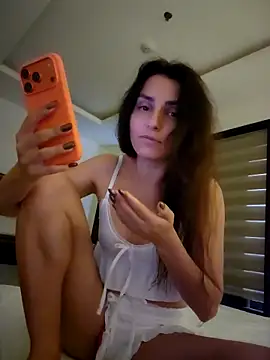 Snapshot of Izabella_Bella chatting on December 13, 2025, 8:37 pm Izabella Bella online show from December 13, 2025, 8:37 pm