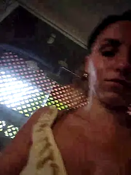 Snapshot of Izabella_Bella chatting on June 20, 2026, 6:40 am Izabella Bella online show from June 20, 2026, 6:40 am