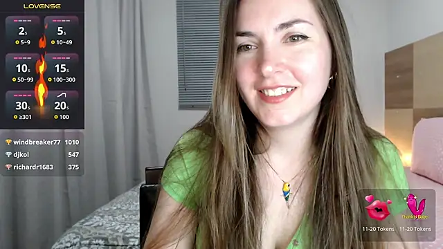 Naughty Annn online show from April 16, 2026, 9:39 pm