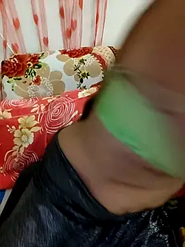 Snapshot of sexy-mohini chatting on September 20, 2025, 6:29 am sexy-mohini online show from September 20, 2025, 6:29 am