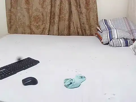 Snapshot of slender_sweet chatting on November 22, 2025, 3:22 pm slender sweet online show from November 22, 2025, 3:22 pm