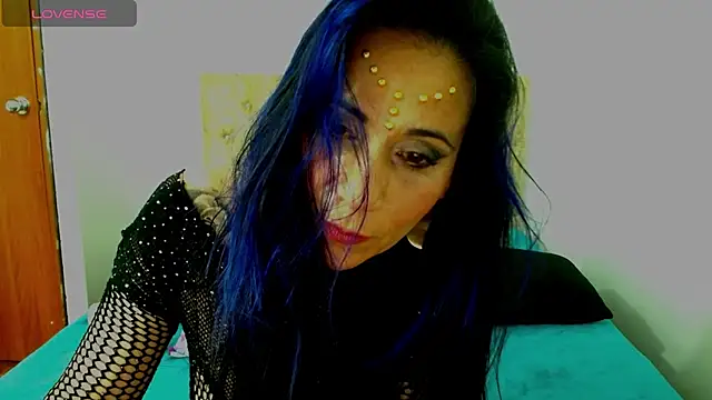 Snapshot of Alettalovee chatting on July 10, 2026, 2:39 pm Alettalovee online show from July 10, 2026, 2:39 pm