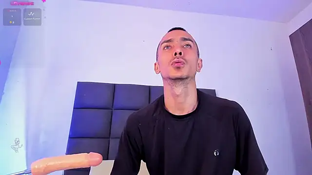 Snapshot of steven_hott8 chatting on March 20, 2025, 12:54 pm steven hott8 online show from March 20, 2025, 12:54 pm