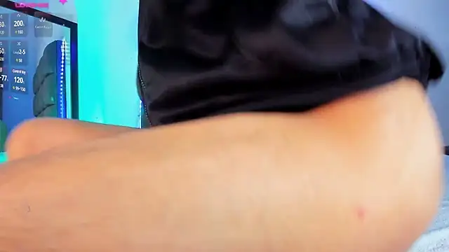 Snapshot of steven_hott8 chatting on February 21, 2025, 3:56 am steven hott8 online show from February 21, 2025, 3:56 am