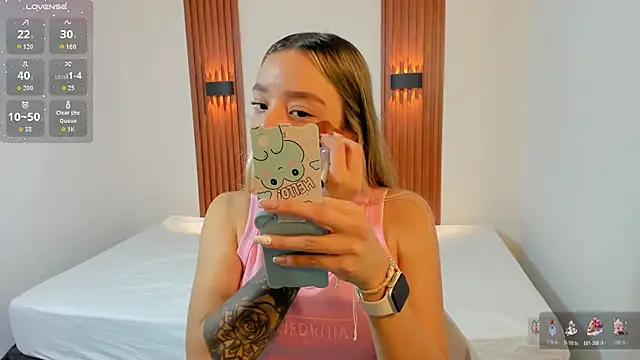 AliceRoss0 online show from December 18, 2025, 8:23 pm