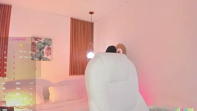 TiffanyWright online show from November 9, 2025, 1:37 pm