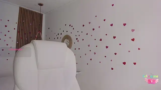 TiffanyWright online show from February 15, 2026, 1:10 pm