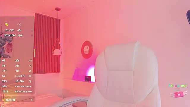 TiffanyWright online show from October 23, 2025, 1:21 pm