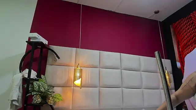 Amberluy online show from April 9, 2026, 6:47 pm