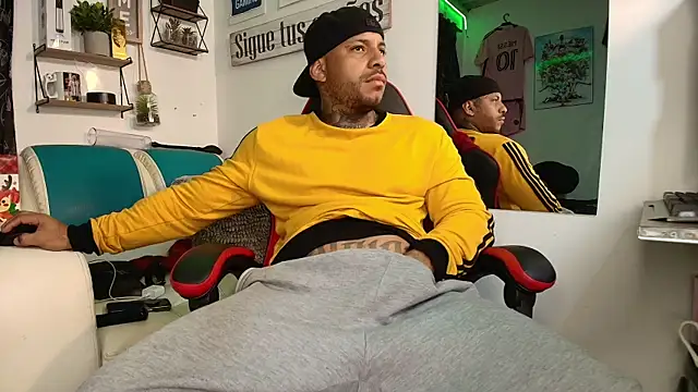 Leenar Key online show from December 3, 2025, 10:58 am