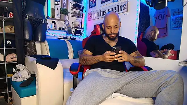 Leenar Key online show from February 28, 2026, 1:22 pm