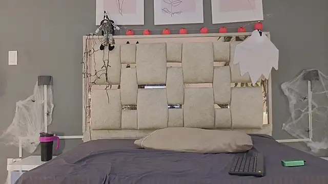 Saraa lov online show from October 31, 2025, 3:03 am