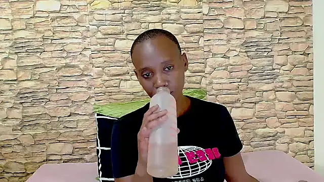 Snapshot of EbonyOlive69 chatting on April 26, 2026, 5:54 pm EbonyOlive69 online show from April 26, 2026, 5:54 pm