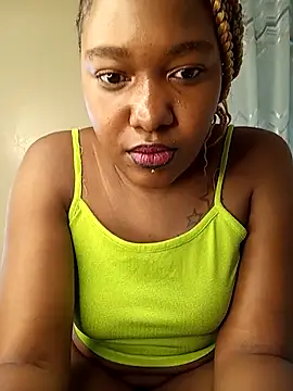 Snapshot of Pretty_tiffany chatting on December 17, 2025, 12:32 pm Pretty tiffany online show from December 17, 2025, 12:32 pm