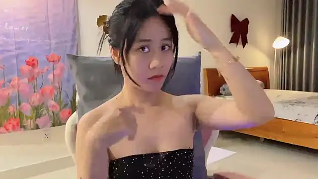 -rosiie- online show from March 12, 2025, 3:13 am