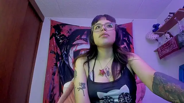 Snapshot of Lucyfx666 chatting on June 17, 2026, 4:45 am Lucyfx666 online show from June 17, 2026, 4:45 am