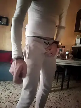 Snapshot of Fragolina73- chatting on October 15, 2025, 3:42 pm Fragolina73- online show from October 15, 2025, 3:42 pm