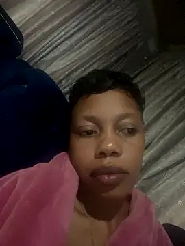 Snapshot of NAUGHTYSHALOTXX chatting on October 19, 2025, 3:15 pm NAUGHTYSHALOTXX online show from October 19, 2025, 3:15 pm