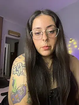 Mizztikaa online show from April 3, 2026, 12:06 am