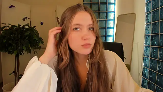 MaryannSoftt online show from October 30, 2025, 2:58 pm