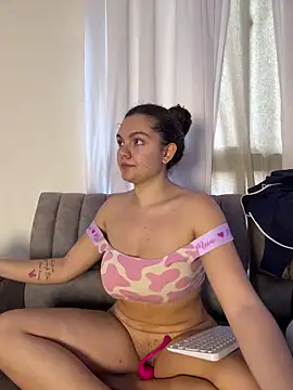 Snapshot of eva_y_marcelo chatting on November 16, 2025, 11:48 am eva y marcelo online show from November 16, 2025, 11:48 am